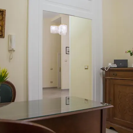 Donna Laura Panzió Nápoly